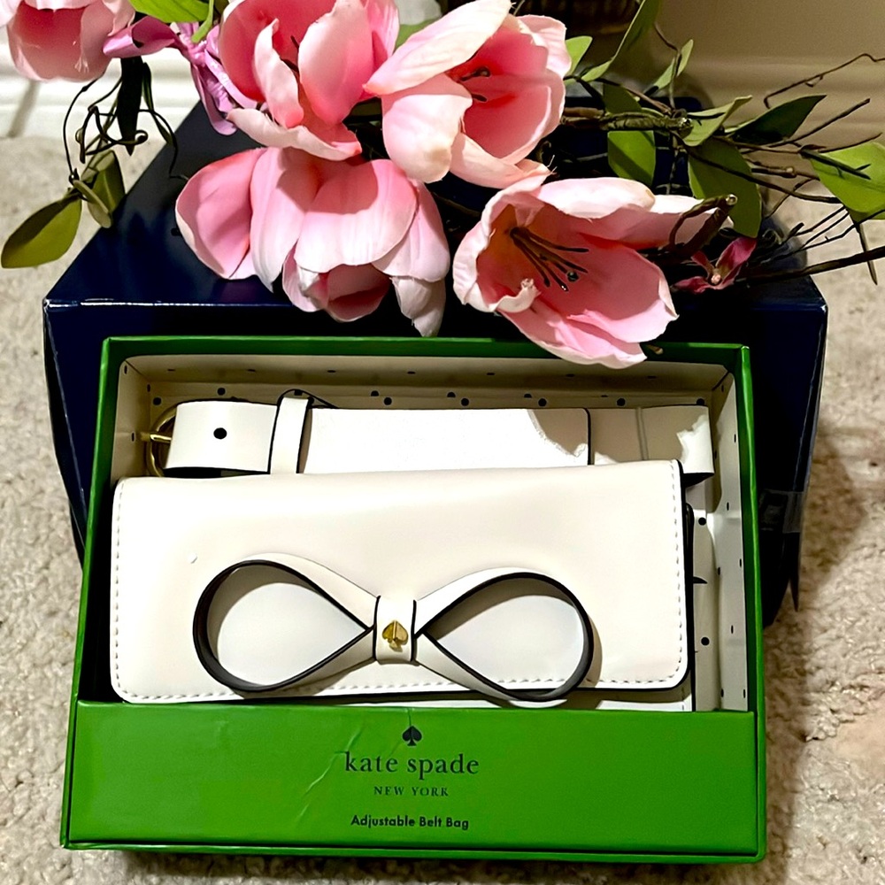 Kate Spade New York Creamy White Leather Adjustable Belt Shoulder Bag Size S/M